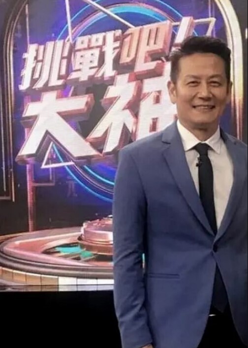 快手顶级东北骚妇菲儿居家偷汉通奸大黑逼兴奋潮喷 - 小马X母狗