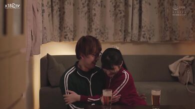 【中文字幕】初次脱女友的衣服，发现身材纤细又有丰满的乳房，比穿着眼镜时更加可爱的素顔──激动的我把她搞到性慾消逝为止──胡桃樱